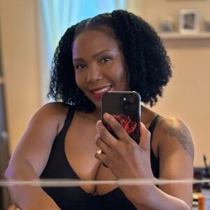 Meet Your Posher, Mery V